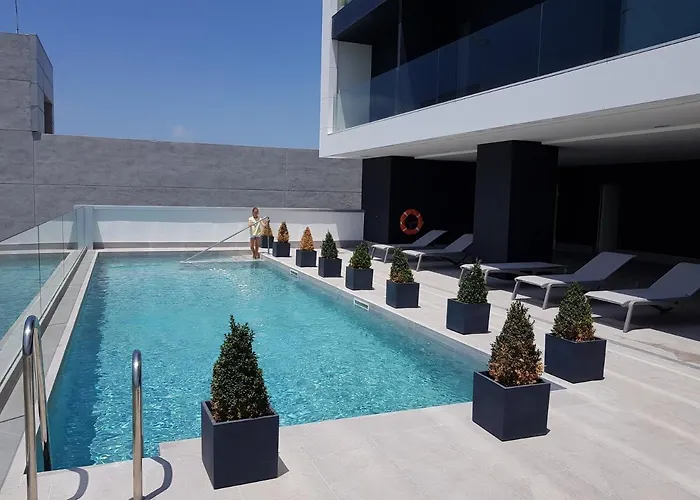 Torre D\'Arenas, Playa Victoria, Piscina Y Parking